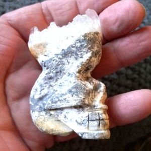 Quartz skull